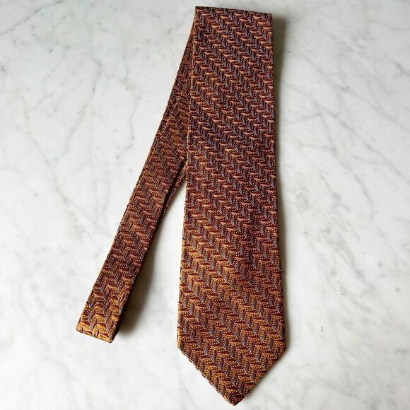 Ike Behar New York Silk Hand Tailored Men's Neck Tie-Geometric Dk Gold Red Blue - Picture 3 of 6